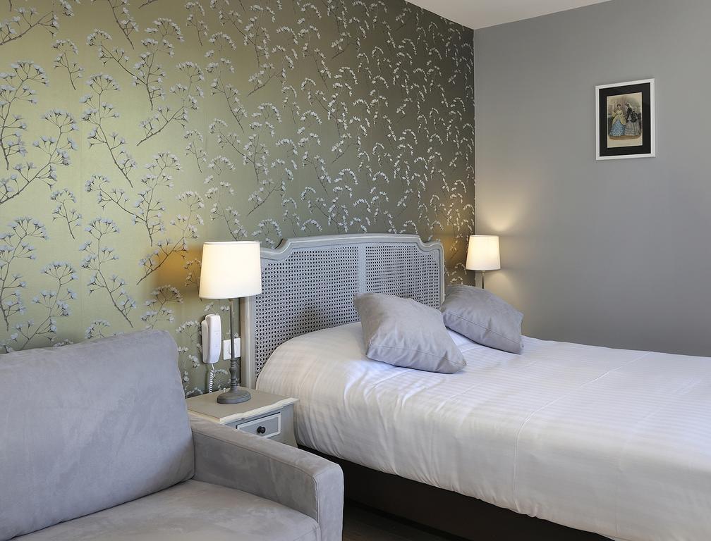 Auberge Du Grand Dauphin Dhuizon ห้อง รูปภาพ
