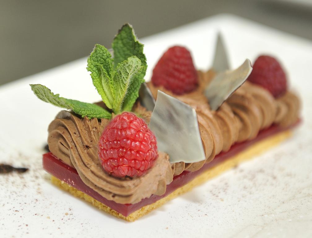 Auberge Du Grand Dauphin Dhuizon ภายนอก รูปภาพ