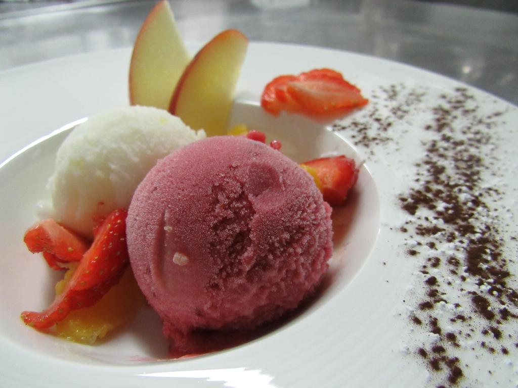 Auberge Du Grand Dauphin Dhuizon ภายนอก รูปภาพ