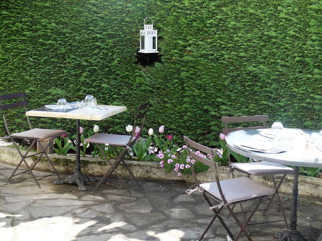Auberge Du Grand Dauphin Dhuizon ภายนอก รูปภาพ