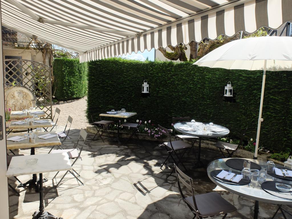 Auberge Du Grand Dauphin Dhuizon ภายนอก รูปภาพ